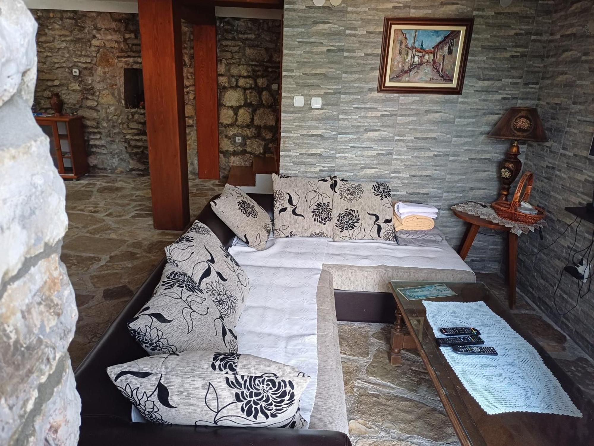 Guest House Maza Kotor Extérieur photo