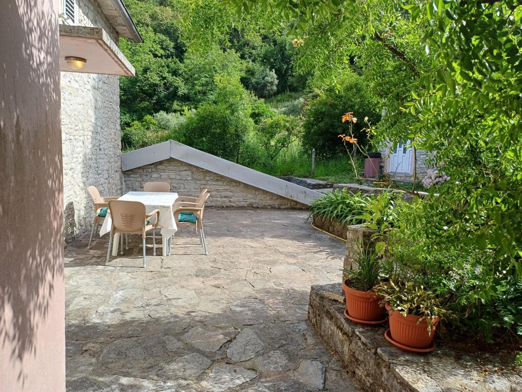 Guest House Maza Kotor Extérieur photo