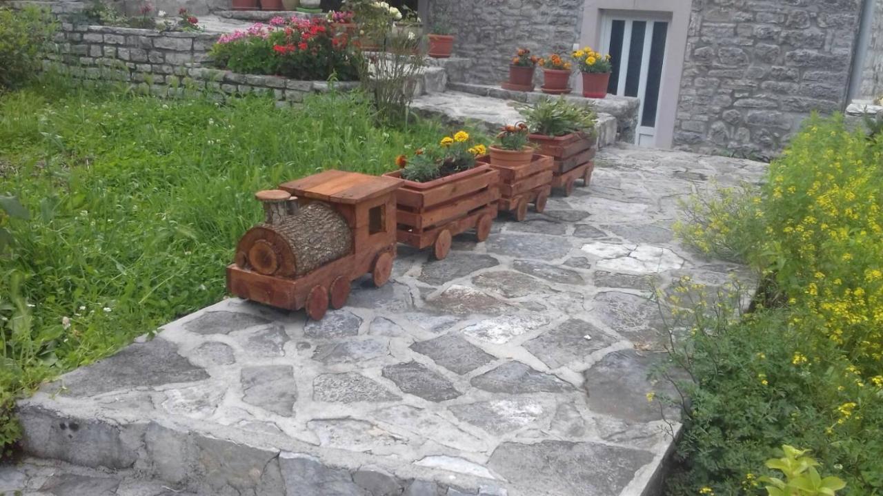 Guest House Maza Kotor Extérieur photo