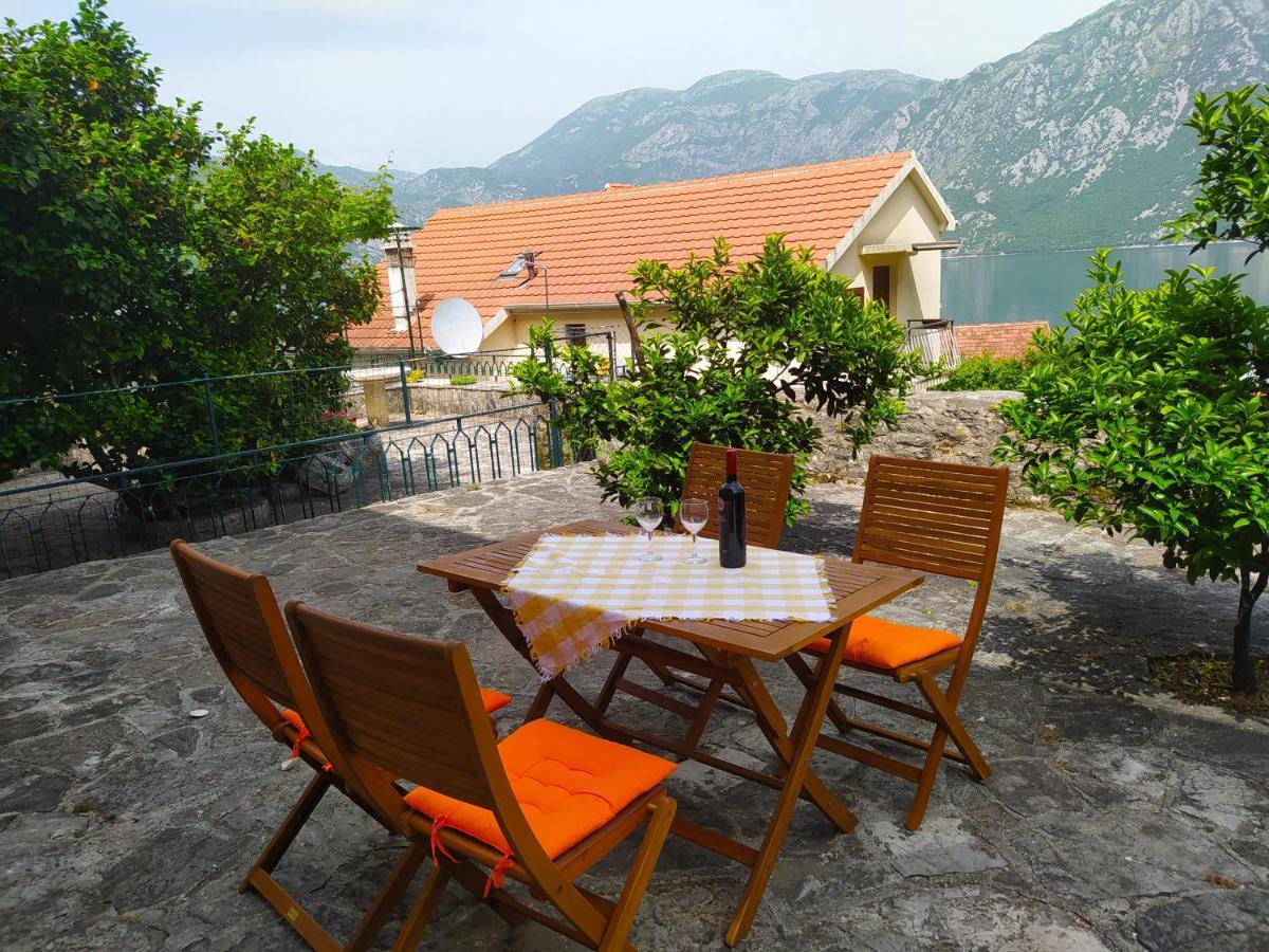 Guest House Maza Kotor Extérieur photo